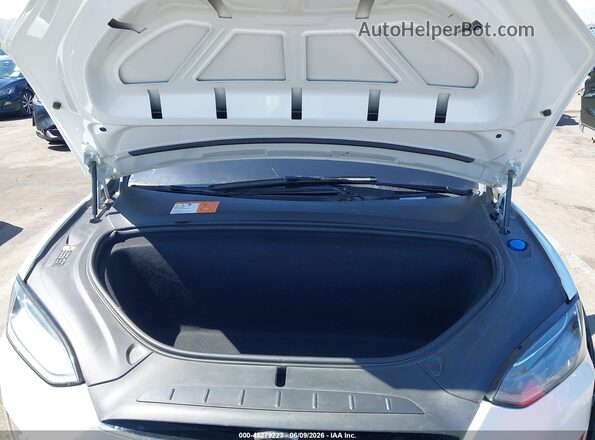 5YJXCBE2XHF067391 2017 TESLA MODEL X White Widok z tyłu