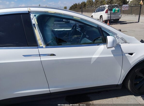 5YJXCBE2XLF282276 2020 TESLA MODEL X White Панорамний вид салону 360°