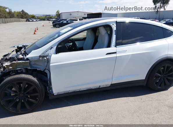 5YJXCBE2XLF282276 2020 TESLA MODEL X White Вид задньої частини салону