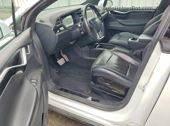 5YJXCBE40GF008995 2016 TESLA MODEL White Widok deski rozdzielczej