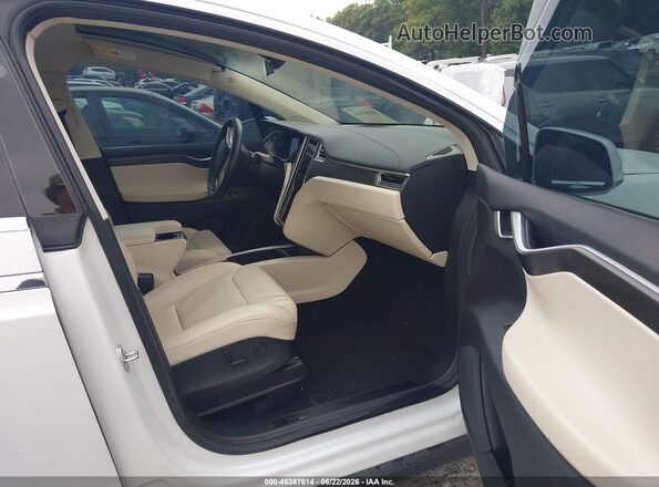 5YJXCBE49HF067514 2017 TESLA MODEL X White Вид салону спереду