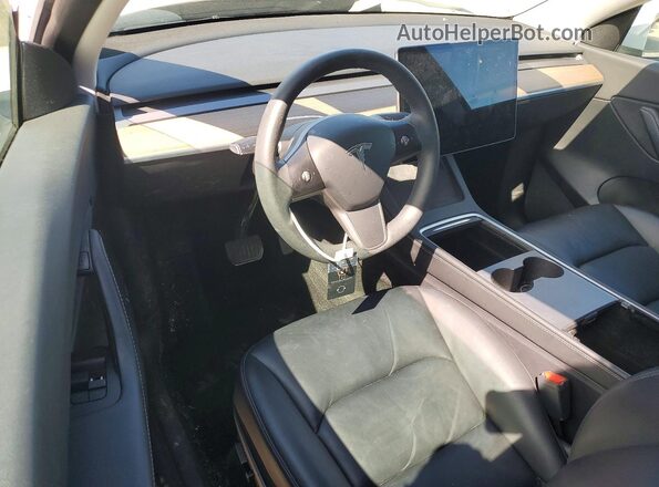 5YJYGAEE9MF237781 2021 TESLA MODEL White Առջևի վահանակի տեսք