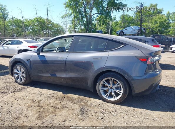 5YJYGAEEXMF136894 2021 TESLA MODEL Y Gray Vista interior trasera