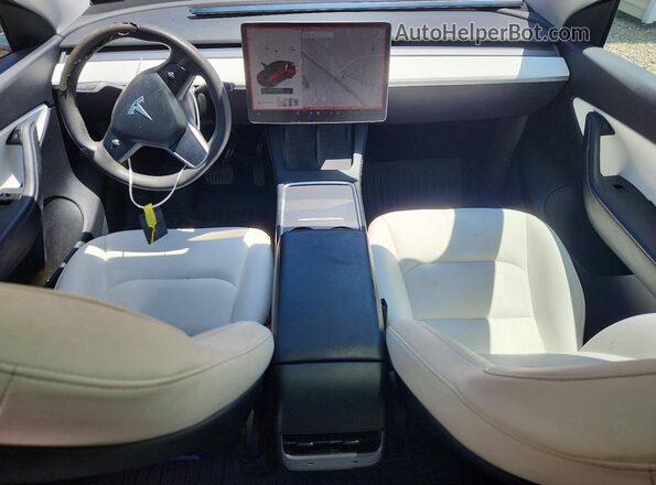 5YJYGAEEXMF144882 2021 TESLA MODEL Красный Вид панели приборов