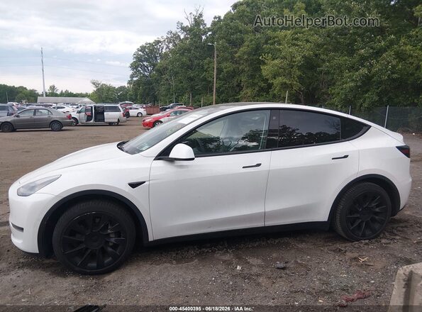 5YJYGDED9MF192785 2021 TESLA MODEL Y White 360 interior view