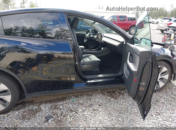 5YJYGDEE1MF105938 2021 TESLA MODEL Y Черный Вид салона спереди