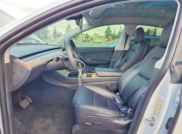 5YJYGDEE2MF086476 2021 TESLA MODEL White Front interior view