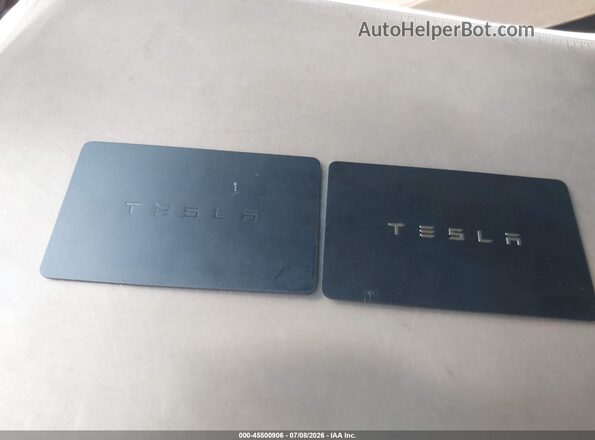 5YJYGDEE3LF031727 2020 TESLA MODEL Y Красный Вид панели приборов