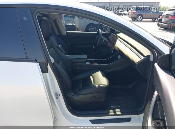 5YJYGDEE4LF014337 2020 TESLA MODEL Y White Vista interior delantera