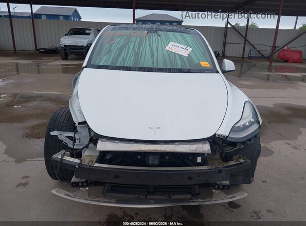 5YJYGDEE4MF063426 2021 TESLA MODEL Y White Widok wnętrza z tyłu