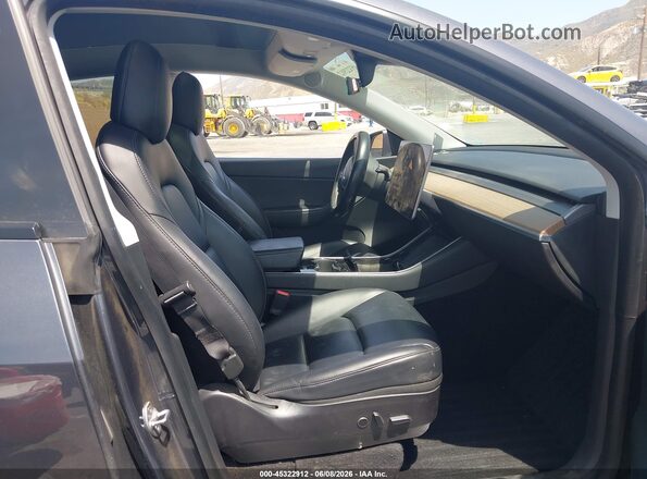 5YJYGDEE4MF082218 2021 TESLA MODEL Y Серый Вид салона спереди