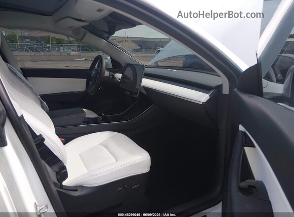 5YJYGDEE4MF104945 2021 TESLA MODEL Y White Սալոնի դիմացի տեսք