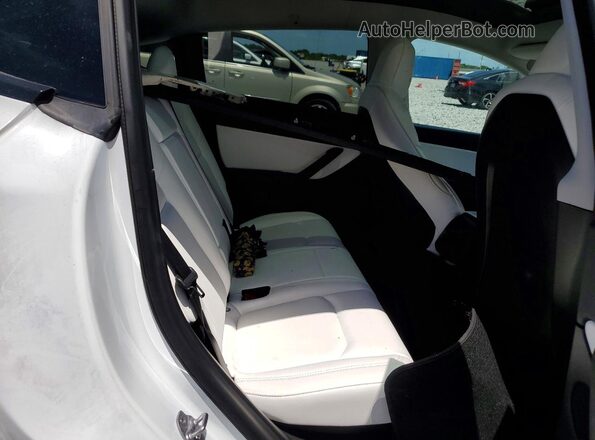 5YJYGDEE4MF197790 2021 TESLA MODEL White Հետևի նստատեղերի տեսք