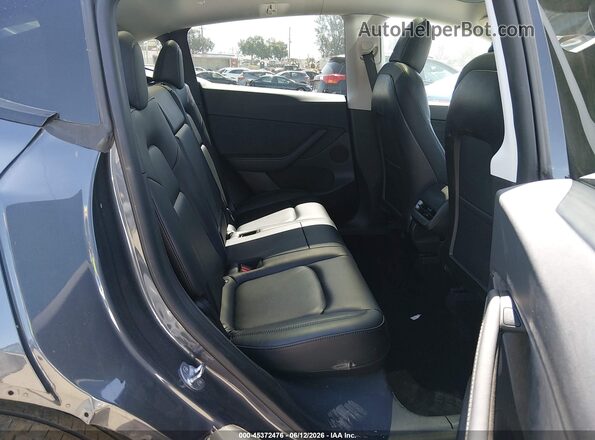 5YJYGDEE4MF282046 2021 TESLA MODEL Y Gray VIN sticker view
