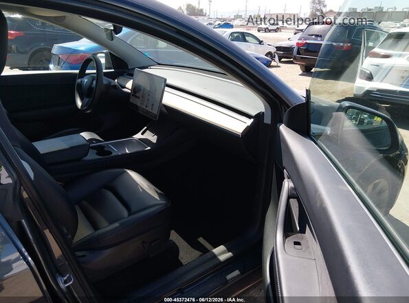 5YJYGDEE4MF282046 2021 TESLA MODEL Y Gray Front interior view