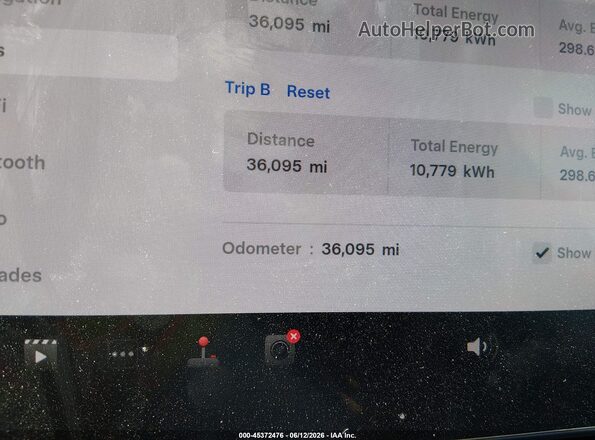 5YJYGDEE4MF282046 2021 TESLA MODEL Y Gray 