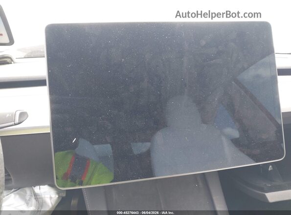 5YJYGDEE4MF305325 2021 TESLA MODEL Y White Rear interior view