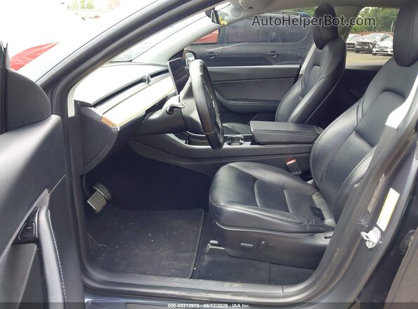 5YJYGDEE5LF026223 2020 TESLA MODEL Y Gray Vista interior delantera