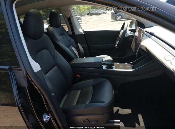 5YJYGDEE5MF064634 2021 TESLA MODEL Y Черный Вид салона спереди