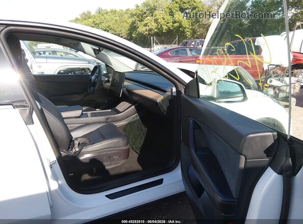 5YJYGDEE5MF208246 2021 TESLA MODEL Y Белый Вид салона спереди