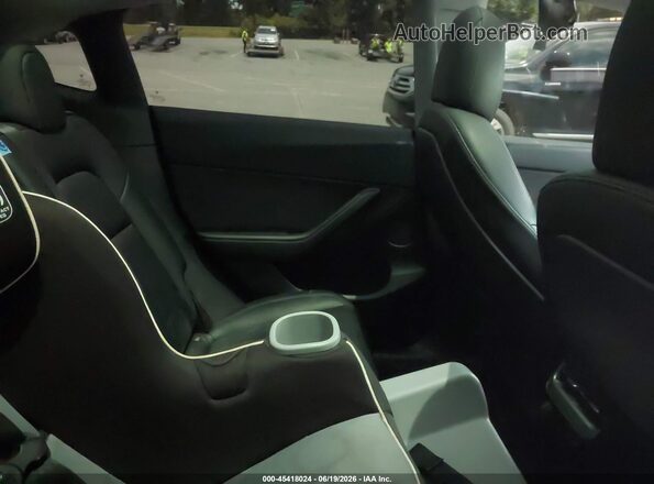 5YJYGDEE8MF085736 2021 TESLA MODEL Y White Widok tylnych siedzeń