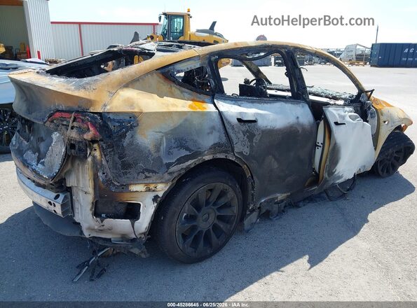5YJYGDEE9MF270314 2021 TESLA MODEL Y White Սալոնի 360 աստիճան տեսք