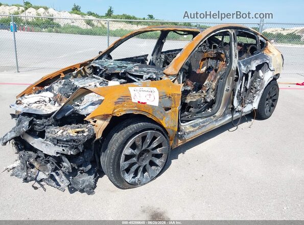 5YJYGDEE9MF270314 2021 TESLA MODEL Y White Առջևի վահանակի տեսք