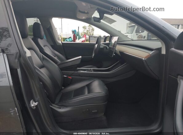 5YJYGDEEXLF045396 2020 TESLA MODEL Y Серый Вид салона спереди
