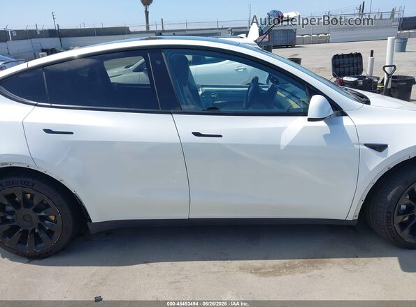 5YJYGDEF2LF002373 2020 TESLA MODEL Y Белый Вид задней части салона