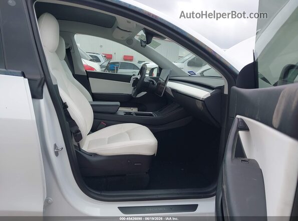 5YJYGDEF7MF298251 2021 TESLA MODEL Y White Front interior view