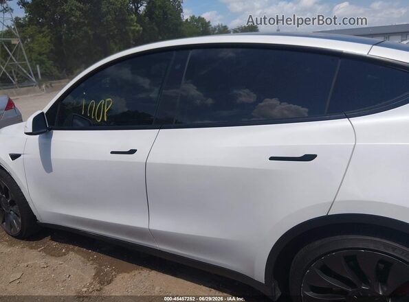 5YJYGDEF8LF037516 2020 TESLA MODEL Y Белый Панорамный вид салона 360°