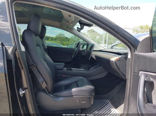 5YJYGDEF9MF157682 2021 TESLA MODEL Y Black Вид салону спереду