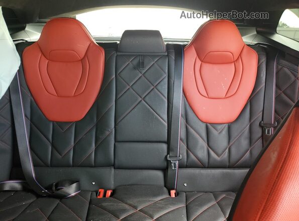 5YM33CS0XR9U50905 2024 BMW XM White უკანა სავარძლების ხედი