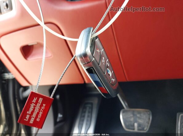 5YMCY0C01L9D13554 2020 BMW X6 M Черный Вид панели приборов