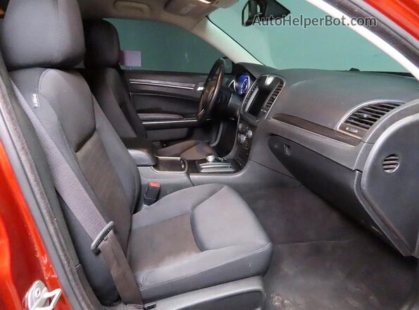 2C3CCAAGXMH609365 2021 CHRYSLER 300 Оранжевый Вид сзади