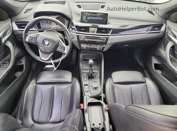 WBXHT3C32H5F74315 2017 BMW X1 Black Սարքավորումների վահանակի տեսք