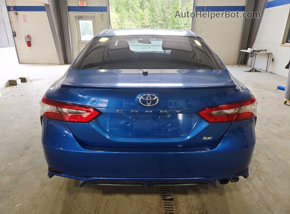 4T1B11HKXJU022398 2018 TOYOTA CAMRY Blue Вид салону спереду