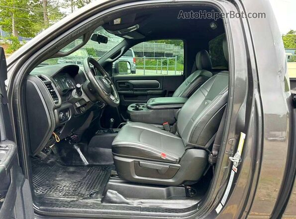 3C6MR5AJ3NG221016 2022 RAM 2500 Gray Vista interior delantera