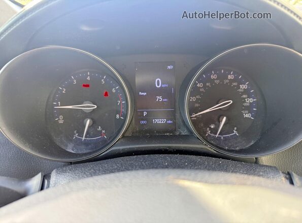 NMTKHMBXXKR067772 2019 TOYOTA C-HR Silver 