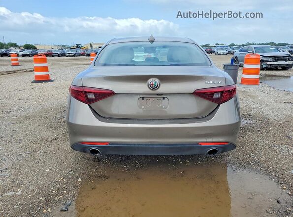 ZARFAMAN1K7600891 2019 ALFA ROMEO GIULIA Gray Widok wnętrza z przodu