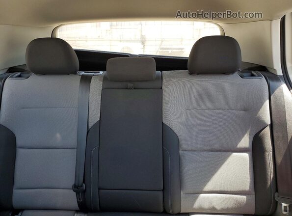 WVWKP7AU2GW915390 2016 VOLKSWAGEN GOLF White Rear interior view