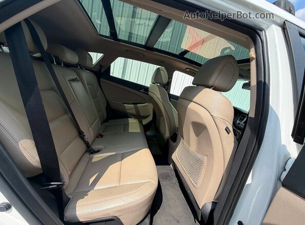 KM8J33A21JU753278 2018 HYUNDAI TUCSON White წინა სალონის ხედი