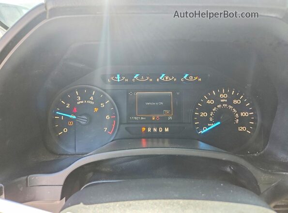 1FTEW1CP9JKC22142 2018 FORD F150 White Հետևի նստատեղերի տեսք