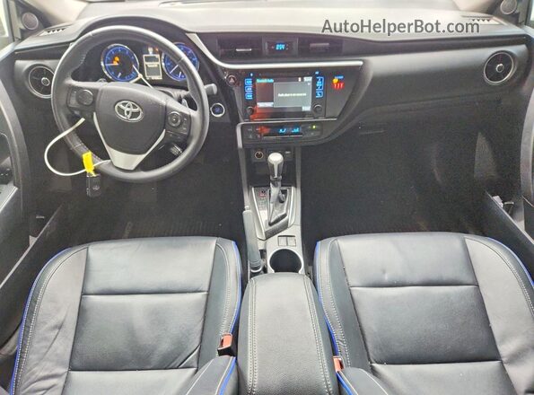 2T1BURHE7JC029617 2018 TOYOTA COROLLA Silver Вид щитка приладів