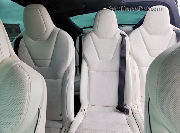 5YJXCAE2XGF003571 2016 TESLA MODEL Gray Rear interior view