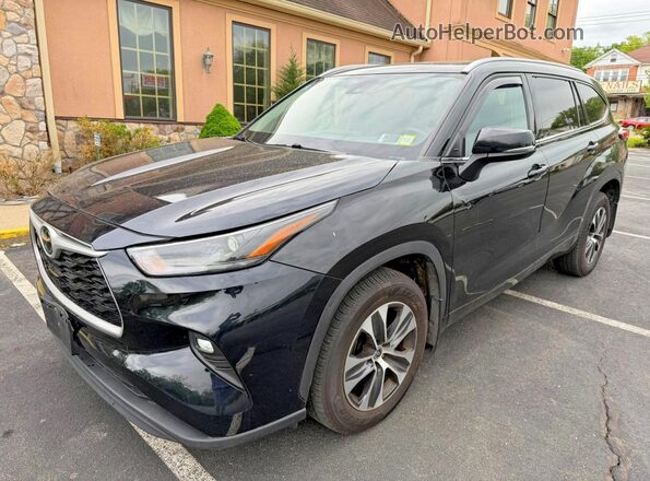5TDGZRBH5NS591314 2022 TOYOTA HIGHLANDER Black 