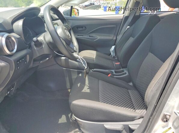 3N1CN8DV2RL867437 2024 NISSAN VERSA Silver Widok deski rozdzielczej