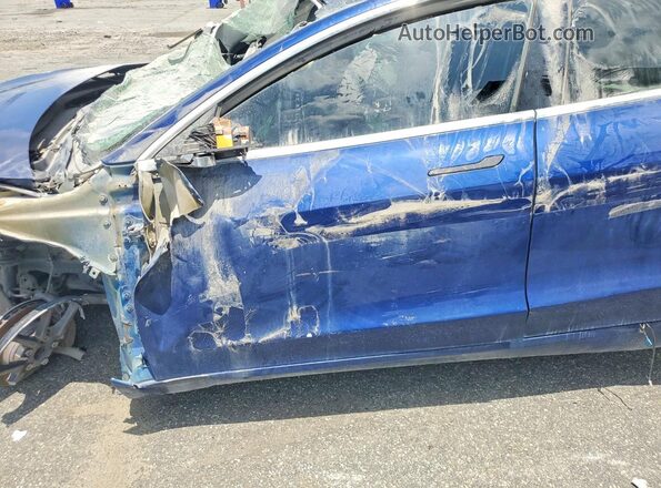 5YJ3E1EA2KF431739 2019 TESLA MODEL 3 Blue Widok deski rozdzielczej