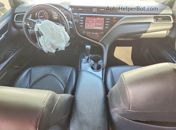 JTNB11HK0J3038695 2018 TOYOTA CAMRY White 