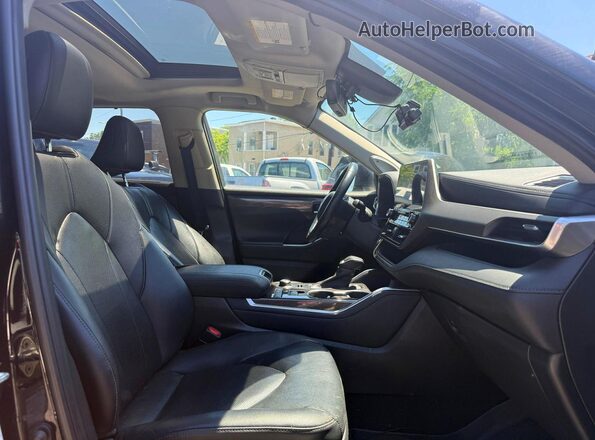 5TDDZRBH7LS005843 2020 TOYOTA HIGHLANDER Black Вид ззаду